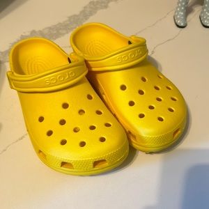 Yellow crocs size 6 men’s and 8 women’s